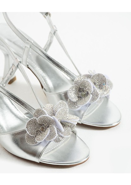 Kadın Aksesuar Detaylı Topuklu Sandalet Flat - Gümüş