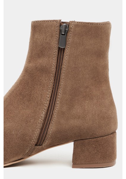 Jesse Desert Koyu Bej Süet Hakiki Deri Lastik Detay Düz Taban Kadın Bot indirimleri