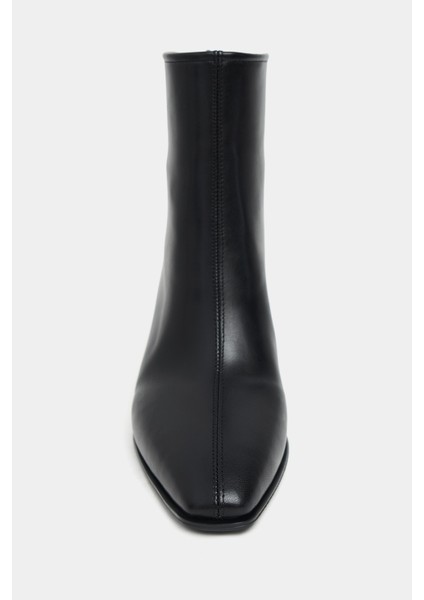 Layana Siyah Mat Sivri Burun Kalın Topuklu Arka Fermuar Detay Kadın Bot fırsatları