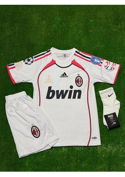 Efsane Milan Beyaz Forma Çocuk Pirlo 4lü Set Forma+Şort+Çorap+Bileklik fiyatları