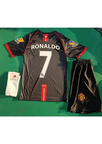 Manchester United 2008 Ronaldo Siyah Çocuk Forma 3 Lü Set. Forma+Şort+Çorap