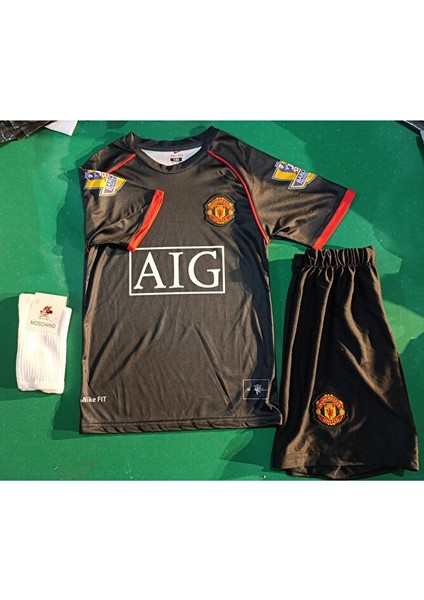 Manchester United 2008 Ronaldo Siyah Çocuk Forma 3 Lü Set. Forma+Şort+Çorap fiyatları