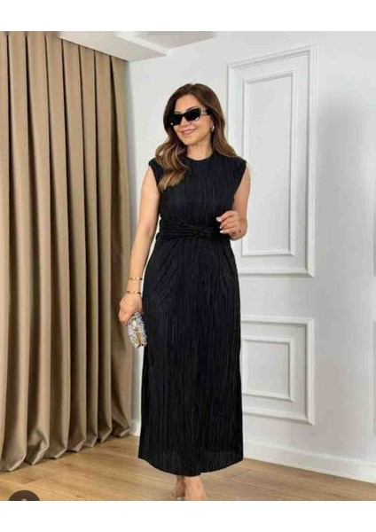 Kadın Siyah Pliseli Sıfır Kol Bağlama Detaylı Elbise modelleri