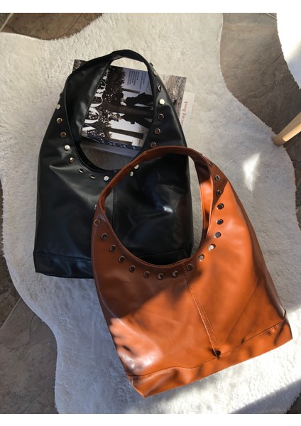 Zımba Detaylı Yumuşak Deri Omuz Çantası