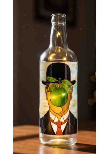 Sanat Temalı Şişe Lamba – René Magritte “insanoğlu” Tasarımlı Pilli LED Işıklı Dekoratif Masa Lambası fiyatları