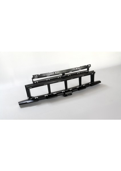 Mercedes A Serisi W176 Amg Ön Tampon Orta Izgara