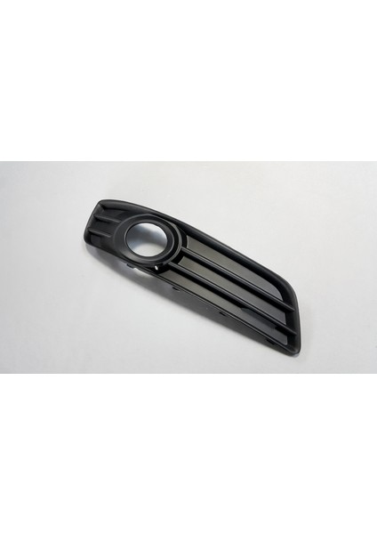 Audi A3 8p 2008-2012 Makyajlı Kasa Sis Farı Çerçevesi Sağ