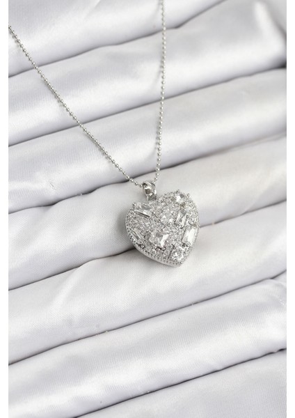 316L Çelik Zincir Gümüş Zirkon Taşlı Kalpli Kadın Kolye