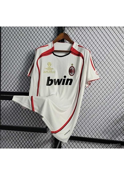 Milan Efsanalerinden Maldini Beyaz Forma T-Sort fırsatları
