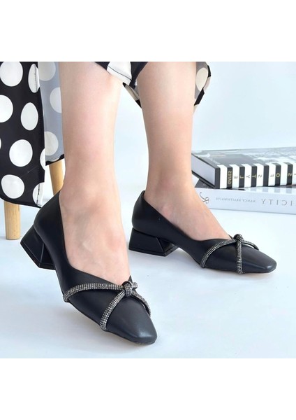 Pety Siyah Cilt Topuklu Ayakkabı fırsatları