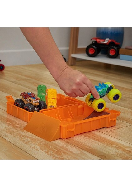 HXT04 Hot Wheels Monster Trucks Taşınabilir Oyun Seti fırsatları