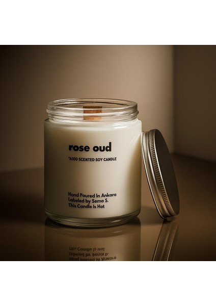 : Rose Oud : Cam Kavanozda Kokulu %100 Soya Mum (Gül, Oud, Sandal Ağacı)
