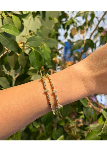 Altın Renkli Taşlı Yonca Kelepçe