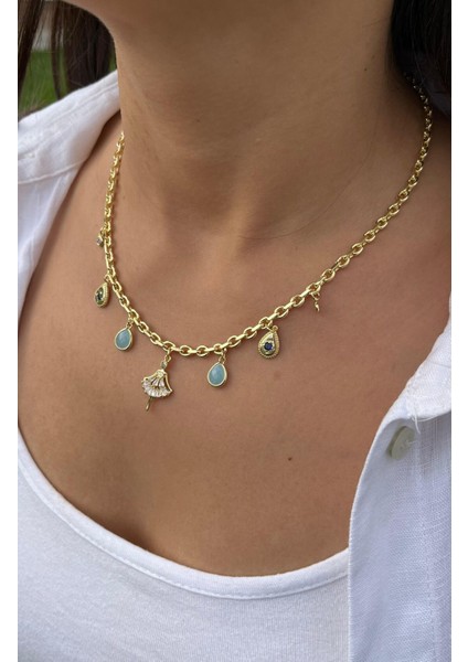 Kadın ve Taş Charmlı Kolye fiyatları