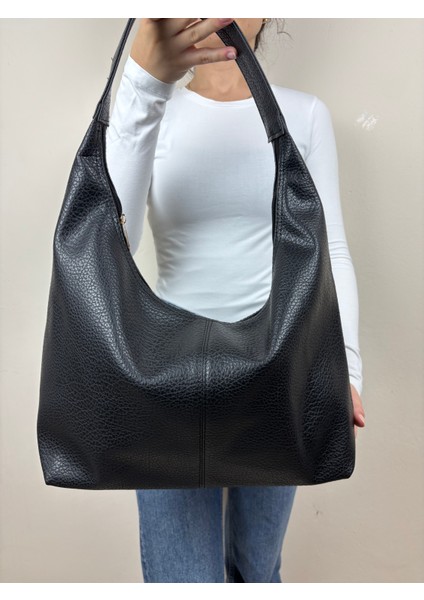 Kadın Suni Deri Siyah Kapitone Dokulu Maxi Boy Omuz Çantası