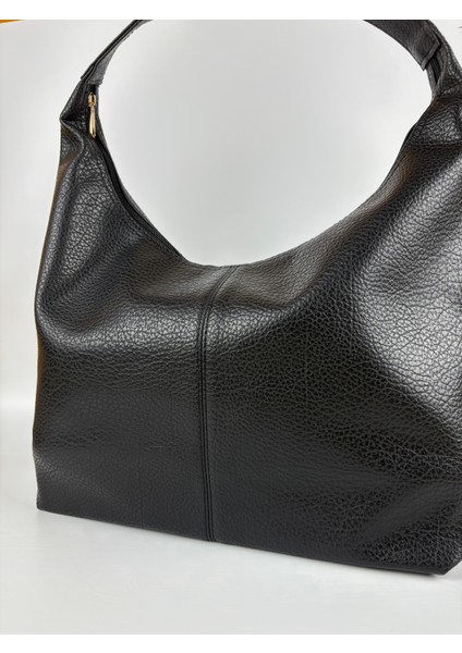 Kadın Suni Deri Siyah Kapitone Dokulu Maxi Boy Omuz Çantası