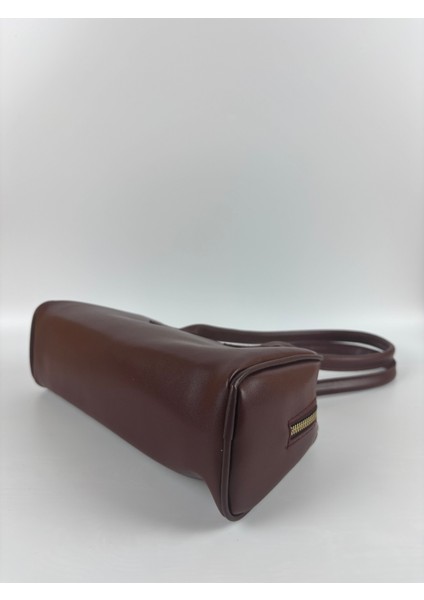 Kadın Suni Deri Bordo Uzun Form Baget Minimal Midi Boy Omuz Çantası fiyatları