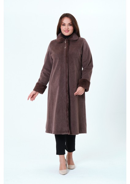 Badenur Kadın Büyük Beden Fok Kumaş Bebe Yaka Astarlı Kaban