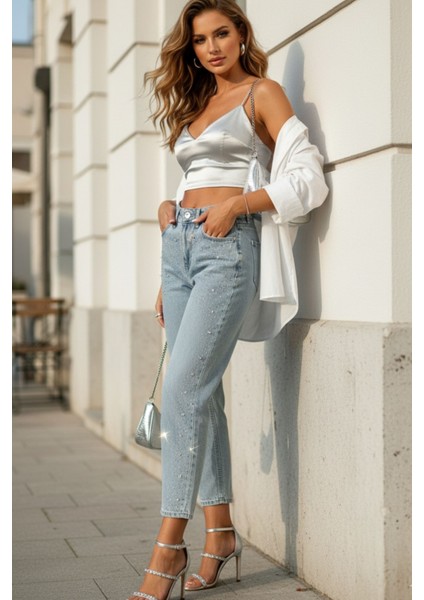 Kadın Yüksek Bel Taşlı-Taş Detaylı Mavi Mom Jean Pantolon – Şık Denim Kadın Pantolon fiyatları