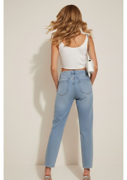 Kadın Yüksek Bel Taşlı-Taş Detaylı Mavi Mom Jean Pantolon – Şık Denim Kadın Pantolon indirimleri