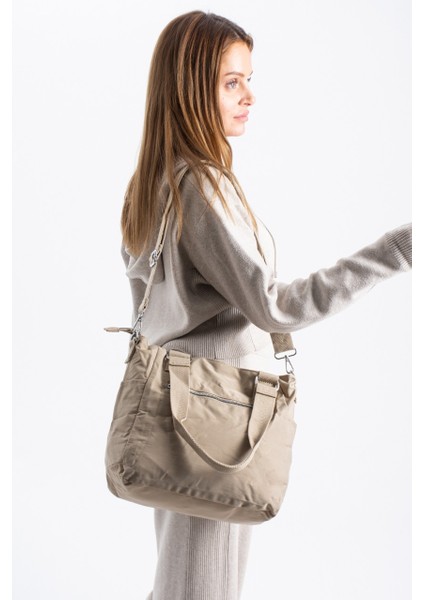 Kadın 4 Bölmeli Suya Dayanıklı Saten Kumaş Çapraz ve Omuz Askılı Çanta 7002 fiyatları