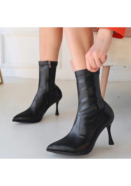 Moert Siyah Cilt Streç Topuklu Bot fırsatları