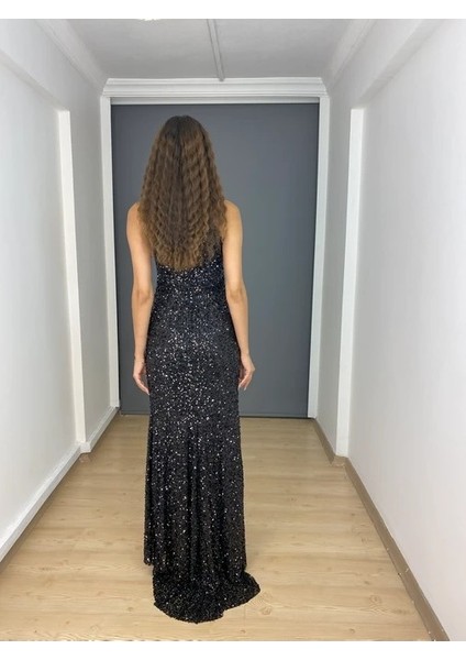 Siyah Stefani Yaka Payetli Esnek Kumaş Yırtmaçlı Uzun Abiye Elbise modelleri