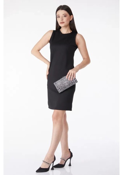 Düz Bisiklet Yaka Kadın Siyah Mini Elbise modelleri