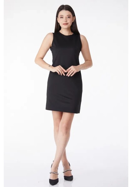 Düz Bisiklet Yaka Kadın Siyah Mini Elbise indirimleri