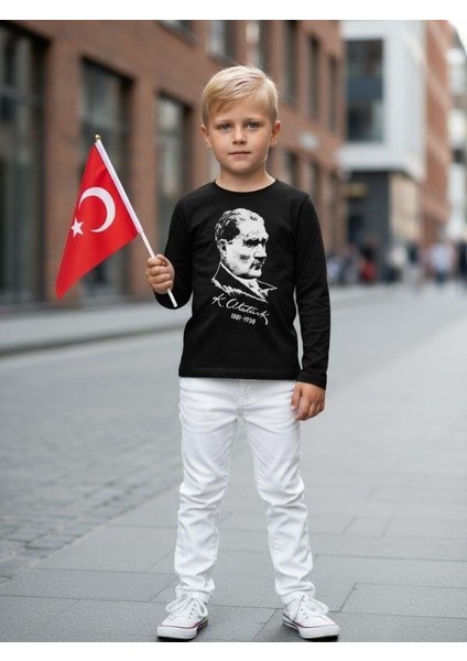 Çocuk Pamuklu Atatürk ve Imza Baskılı Uzun Kollu T-Shirt indirimleri
