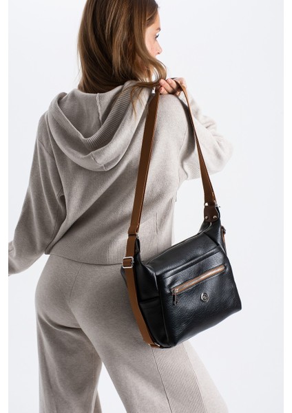 Kadın 4 Bölmeli Suni Yumuşak Deri Omuz ve Sırt Çantası 1436 modelleri