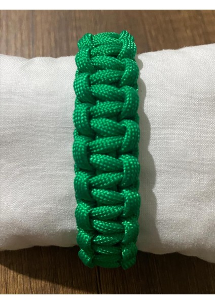 Yeşil Paracord Bileklik modelleri
