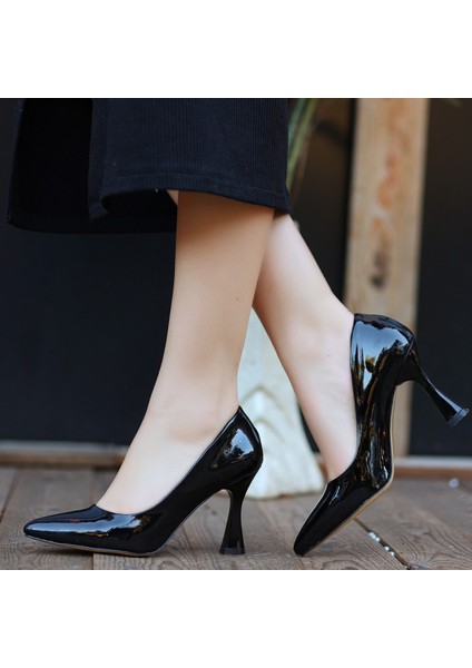 Ulba Siyah Rugan Stiletto Ayakkabı - Lisinya fırsatları