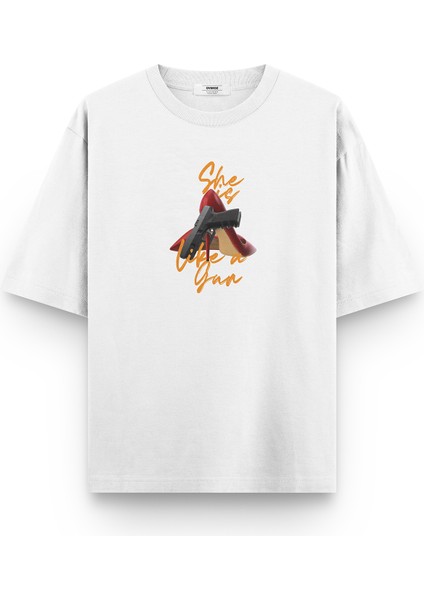 She Is Like A Gun Ayakkabı Baskılı Yarı Oversize T-Shirt 1334