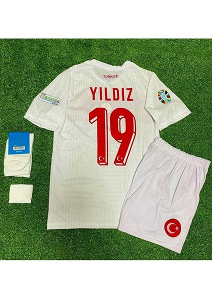 Türkiye 2024 Kenan Yıldız Iç Saha Çocuk Forması 4'lü Set (Euro 2024 Patch) Beyaz modelleri