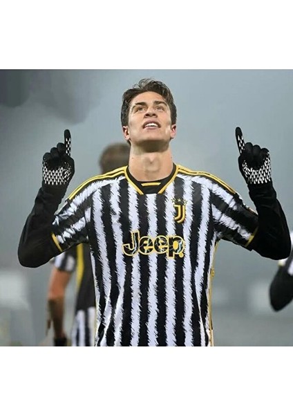 Juventuss 2023-24 Yeni Sezon Kenan Yıldız Iç Saha Forması