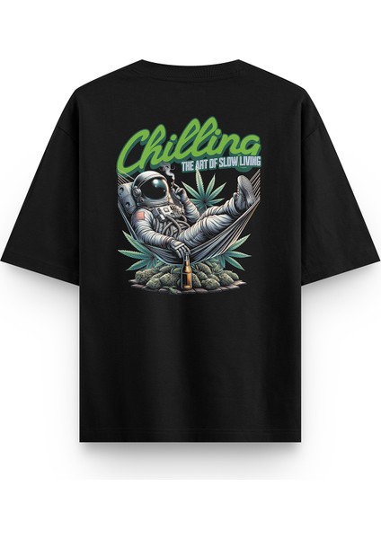 Siyah Oversize Tshirt Chilling Astronaut Sırt Baskılı T-Shirt Oversize Yazılı Unisex Tişört 1223