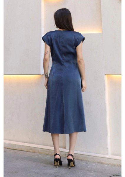 Toka ve Drape Detaylı Soft Saten Midi Elbise 6042-LACIVERT indirimleri