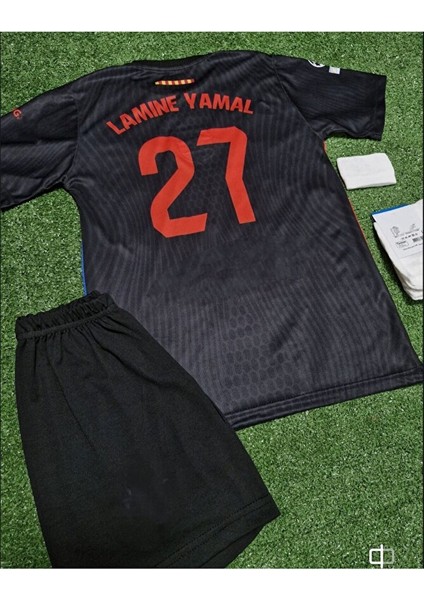 2024/25 Yeni Sezon Lamine Yamal Deplasman Çocuk Forması 4'lü Set fırsatları