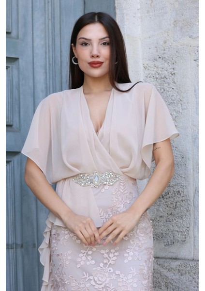 Kruvaze Yaka Şifon Dantel Kombinli Taş ve Fırfırlı Abiye Elbise 6051-BEJ modelleri