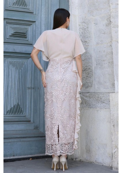 Kruvaze Yaka Şifon Dantel Kombinli Taş ve Fırfırlı Abiye Elbise 6051-BEJ indirimleri