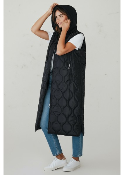 Kadın Önü Fermuarlı Yanlardan Cepli Kapüşonlu Kapitone Yelek Beyaz modelleri