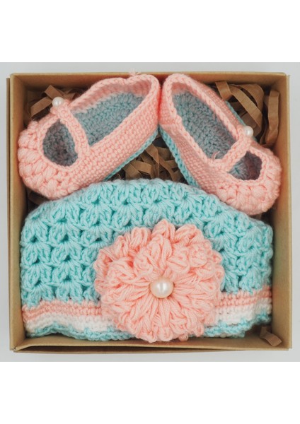 Yeşilli Yavruağzı Tığ Işi Bebek Bere-Patik Takım