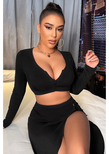 Kadın Siyah Uzun Kol Göğüs ve Göbek Dekolteli Fermuarlı Crop Top Bluz