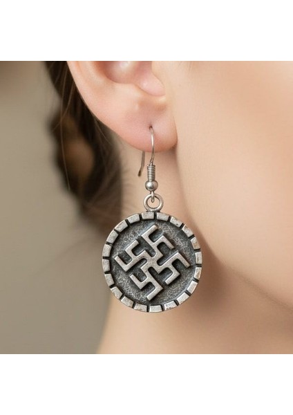 Svastika Uğur Şans Şekilli Kadın Küpe Çift Adet Gümüş Kaplama El Yapımı Küpe