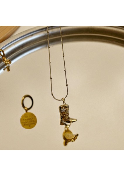 316L Altın Renk Çelik Kovboy Çizme Kolye Kadın Çelik Kolye Wastern Tarz Kolye Gold Renk Kolye Çiçek Desenli Trend Kadın Kolye Çelik Kolye Gold Kolye Kovboy Kolye Kadın Kolye Çizme Model 316L Çelik modelleri