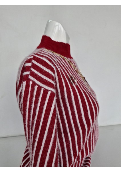 Kadın Çizgili Yarım Balıkçı Triko Kazak – Yumuşak Dokulu, Şık ve Sıcak Tutucu
