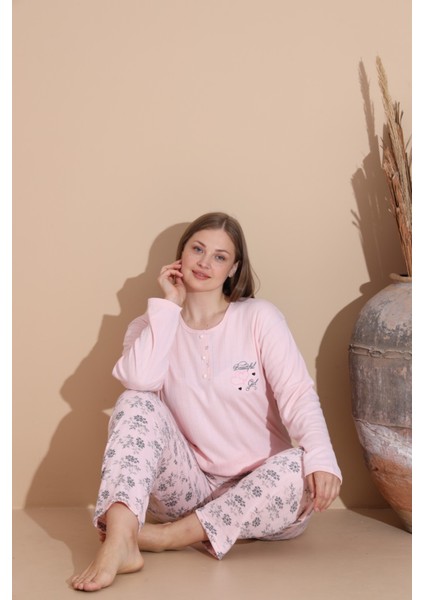 Kadın Kışlık Büyük Beden Curve Nakışlı Desenli Yakası Düğmeli Uzun Kollu Pijama Takımı