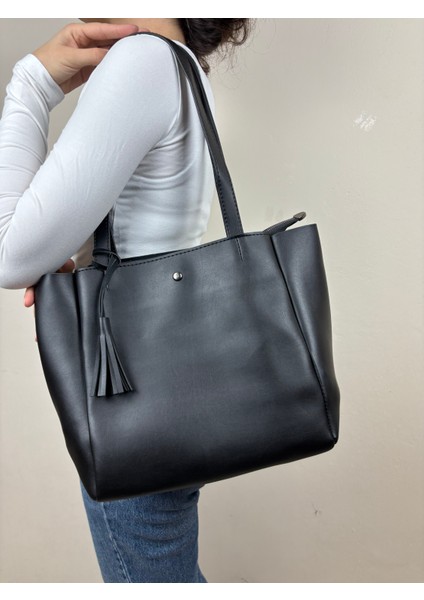 Kadın Suni Deri Siyah Püskül Detaylı Midi Boy Omuz Çantası fiyatları