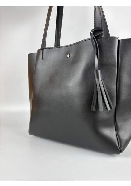 Kadın Suni Deri Siyah Püskül Detaylı Midi Boy Omuz Çantası modelleri